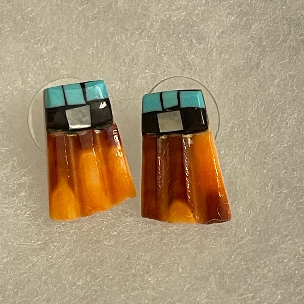 Vintage Native American spiny oyster shell earrings (1 inch in length)